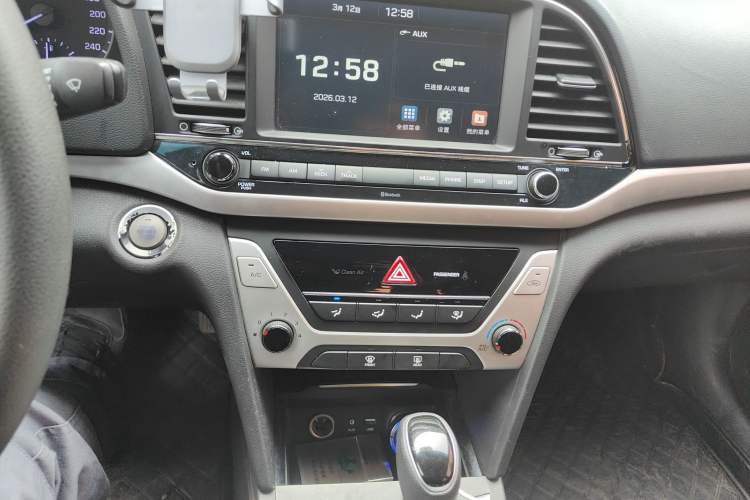 Used Hyundai Elantra (6th Generation / Lingdong) 2016 1.6L Automatic ZhiXuan – Elite Version Audio And AC Panel