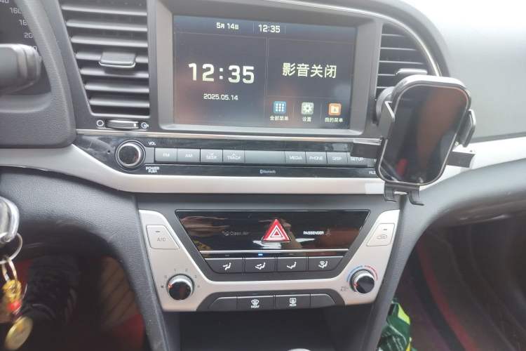 Used Hyundai Elantra (6th Generation / Lingdong) 2016 1.6L Automatic ZhiXuan – Elite Version Audio And AC Panel