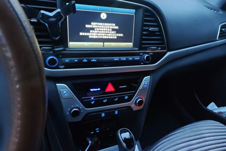 Used Hyundai Elantra (6th Generation / Lingdong) 2016 1.6L Automatic ZhiXuan – Elite Version Audio And AC Panel