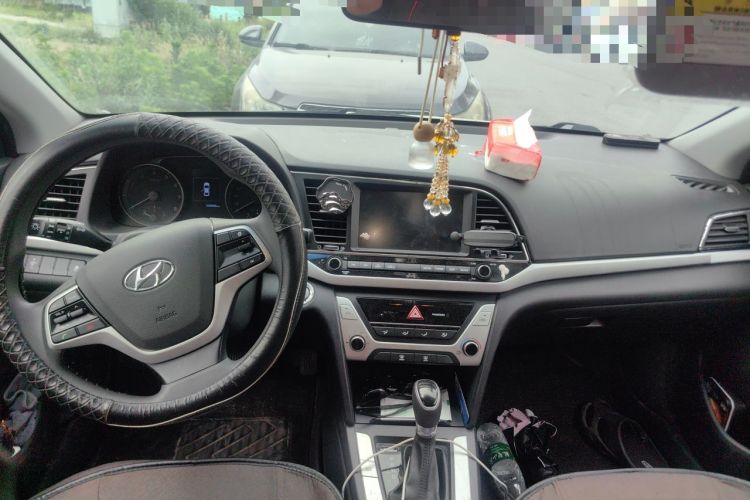 Used Hyundai Elantra (6th Generation / Lingdong) 2016 1.6L Automatic ZhiXuan – Elite Version Center Console