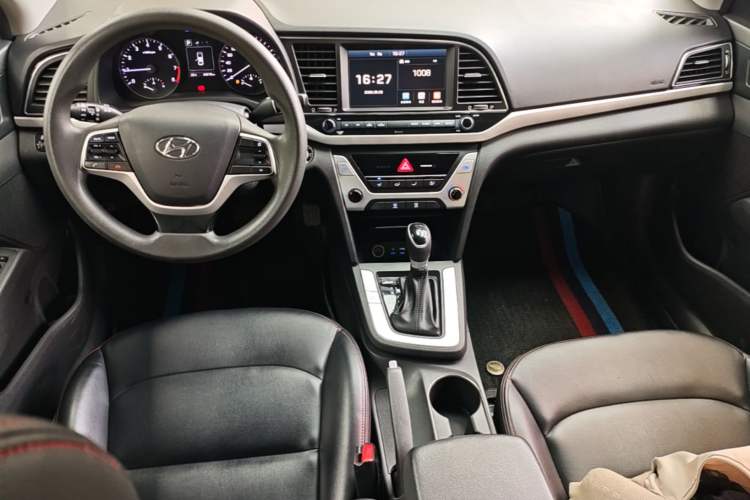 Used Hyundai Elantra (6th Generation / Lingdong) 2016 1.6L Automatic ZhiXuan – Elite Version Center Console