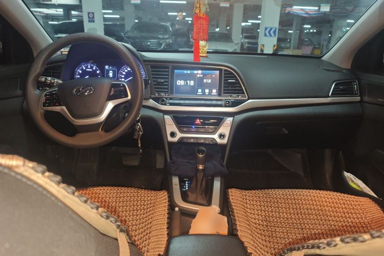 Used Hyundai Elantra (6th Generation / Lingdong) 2016 1.6L Automatic ZhiXuan – Elite Version Center Console