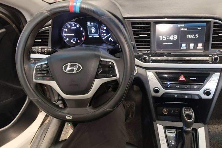 Used Hyundai Elantra (6th Generation / Lingdong) 2016 1.6L Automatic ZhiXuan – Elite Version Center Console