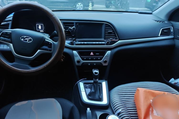 Used Hyundai Elantra (6th Generation / Lingdong) 2016 1.6L Automatic ZhiXuan – Elite Version Center Console