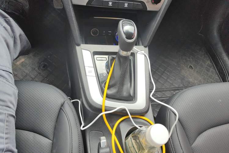 Used Hyundai Elantra (6th Generation / Lingdong) 2016 1.6L Automatic ZhiXuan – Elite Version Gear Lever