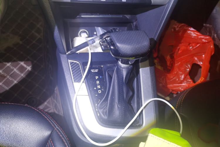 Used Hyundai Elantra (6th Generation / Lingdong) 2016 1.6L Automatic ZhiXuan – Elite Version Gear Lever