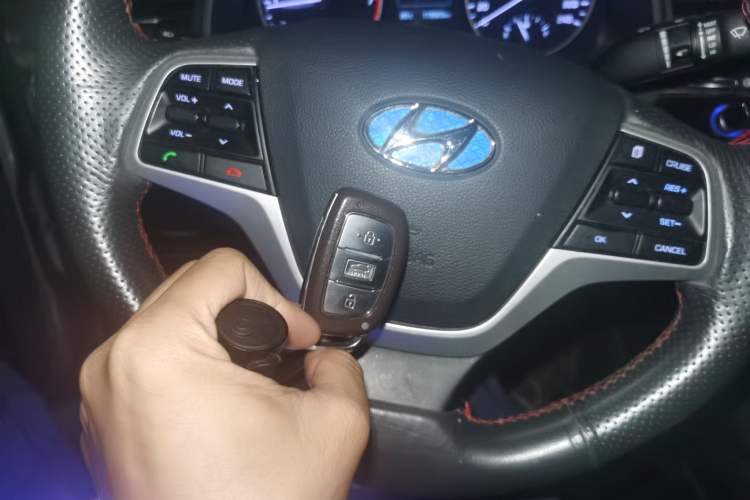 Used Hyundai Elantra (6th Generation / Lingdong) 2016 1.6L Automatic ZhiXuan – Elite Version Interior 1
