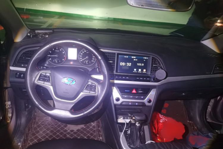 Used Hyundai Elantra (6th Generation / Lingdong) 2016 1.6L Automatic ZhiXuan – Elite Version Interior 2