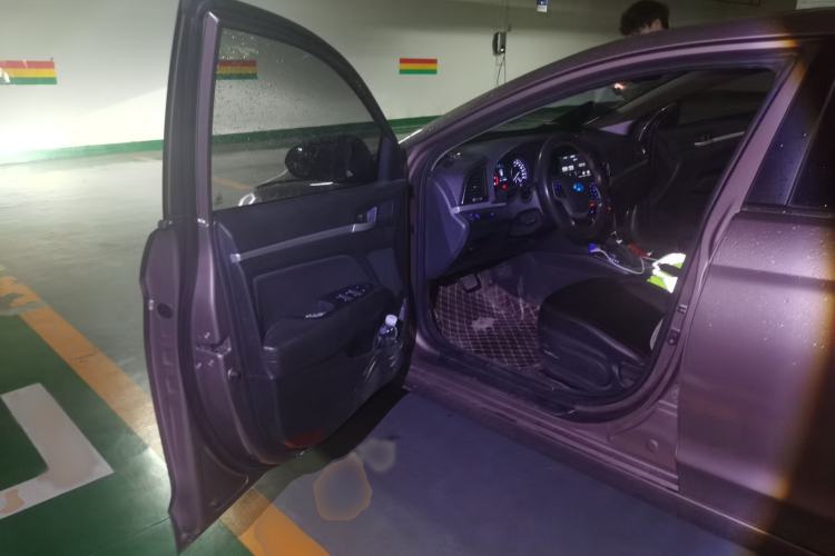 Used Hyundai Elantra (6th Generation / Lingdong) 2016 1.6L Automatic ZhiXuan – Elite Version Interior 3