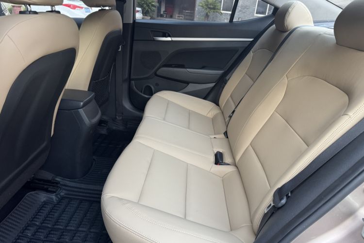 Used Hyundai Elantra (6th Generation / Lingdong) 2016 1.6L Automatic ZhiXuan – Elite Version Interior 5
