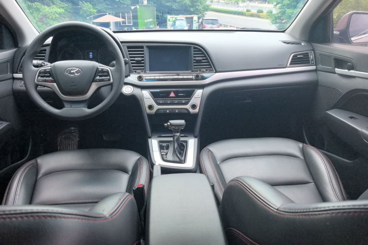 Used Hyundai Elantra (6th Generation / Lingdong) 2016 1.6L Automatic ZhiXuan – Elite Version Interior 5