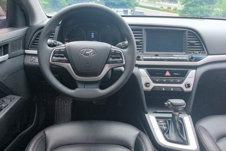 Used Hyundai Elantra (6th Generation / Lingdong) 2016 1.6L Automatic ZhiXuan – Elite Version Interior 7