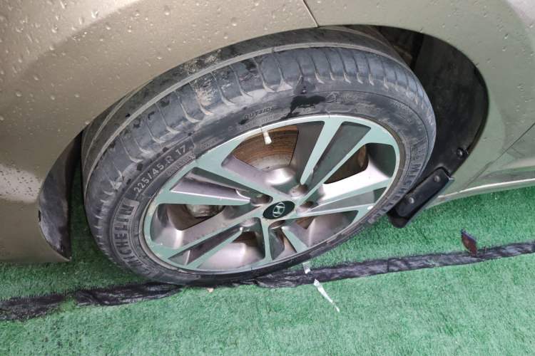 Used Hyundai Elantra (6th Generation / Lingdong) 2016 1.6L Automatic ZhiXuan – Elite Version Left Front Wheel Hub