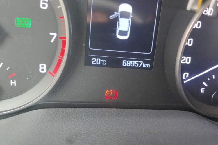 Used Hyundai Elantra (6th Generation / Lingdong) 2016 1.6L Automatic ZhiXuan – Elite Version Odometer Close Up
