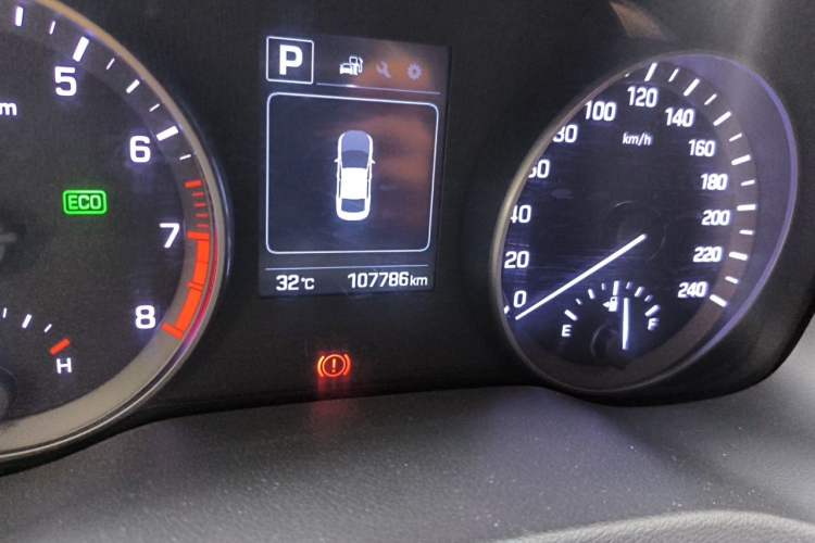 Used Hyundai Elantra (6th Generation / Lingdong) 2016 1.6L Automatic ZhiXuan – Elite Version Odometer Close Up