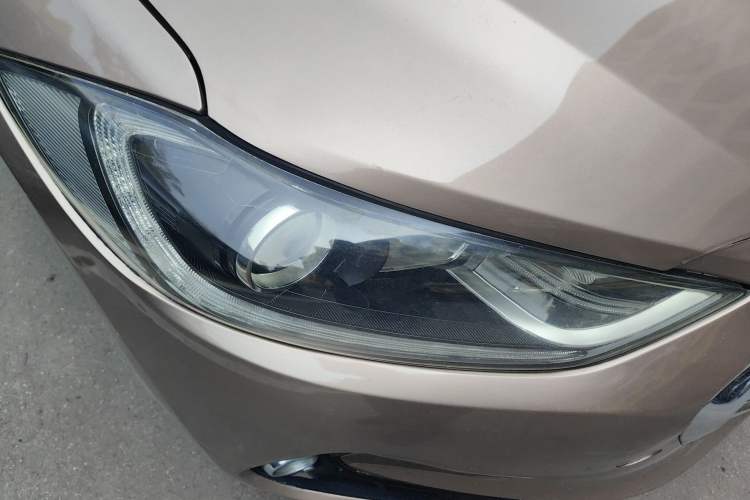 Used Hyundai Elantra (6th Generation / Lingdong) 2016 1.6L Automatic ZhiXuan – Elite Version Right Front Headlight