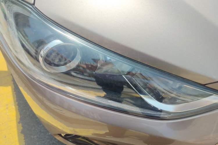 Used Hyundai Elantra (6th Generation / Lingdong) 2016 1.6L Automatic ZhiXuan – Elite Version Right Front Headlight