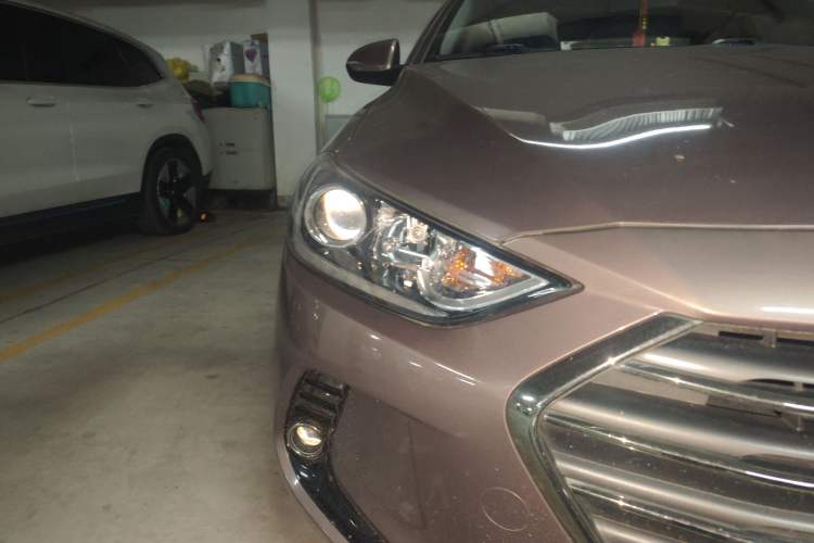 Used Hyundai Elantra (6th Generation / Lingdong) 2016 1.6L Automatic ZhiXuan – Elite Version Right Front Headlight