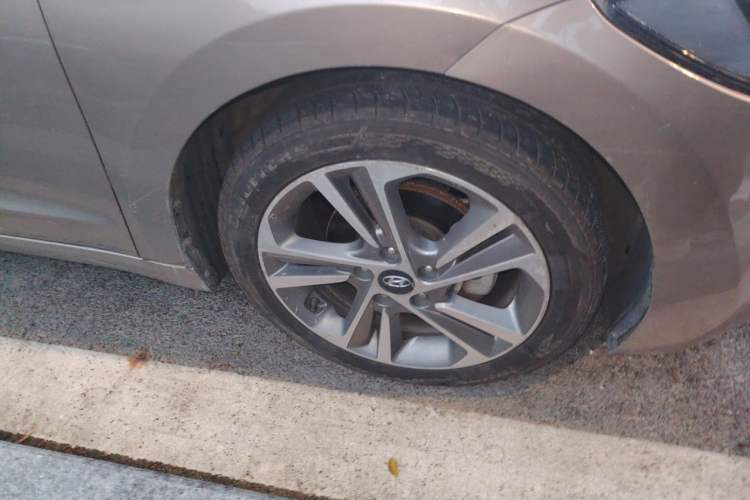 Used Hyundai Elantra (6th Generation / Lingdong) 2016 1.6L Automatic ZhiXuan – Elite Version Right Front Wheel Hub