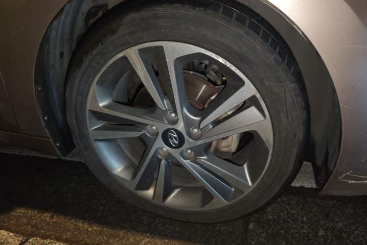 Used Hyundai Elantra (6th Generation / Lingdong) 2016 1.6L Automatic ZhiXuan – Elite Version Right Front Wheel Hub