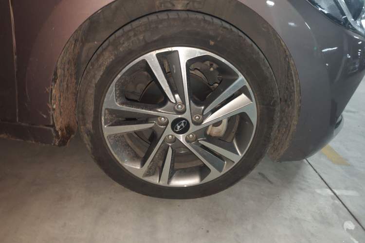 Used Hyundai Elantra (6th Generation / Lingdong) 2016 1.6L Automatic ZhiXuan – Elite Version Right Front Wheel Hub
