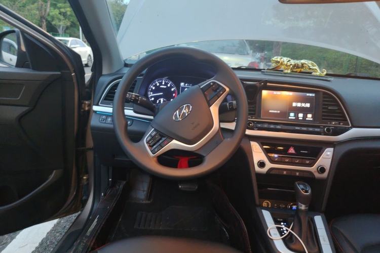 Used Hyundai Elantra (6th Generation / Lingdong) 2016 1.6L Automatic ZhiXuan – Elite Version Steering Wheel