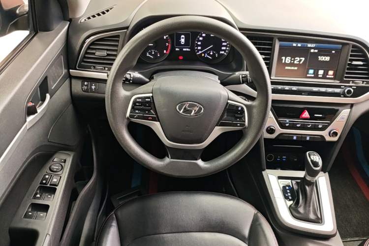 Used Hyundai Elantra (6th Generation / Lingdong) 2016 1.6L Automatic ZhiXuan – Elite Version Steering Wheel