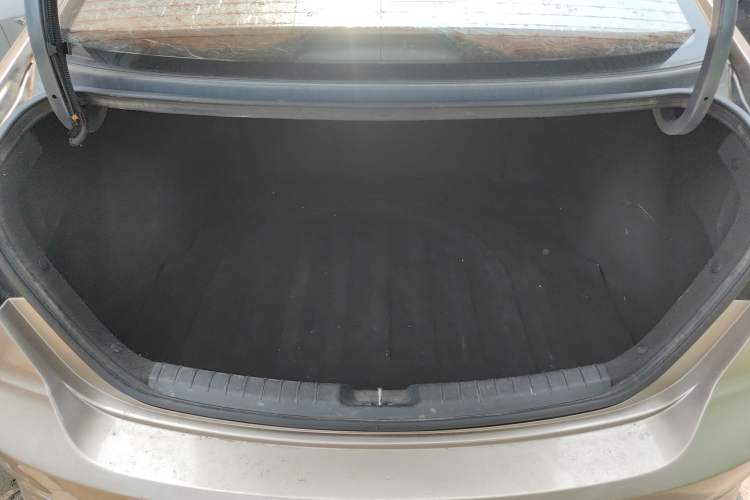 Used Hyundai Elantra (6th Generation / Lingdong) 2016 1.6L Automatic ZhiXuan – Elite Version Trunk