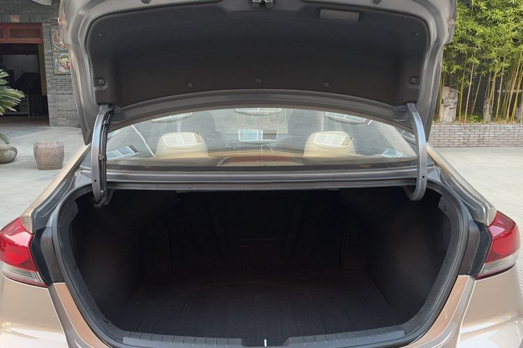 Used Hyundai Elantra (6th Generation / Lingdong) 2016 1.6L Automatic ZhiXuan – Elite Version Trunk