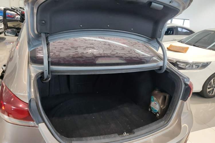 Used Hyundai Elantra (6th Generation / Lingdong) 2016 1.6L Automatic ZhiXuan – Elite Version Trunk