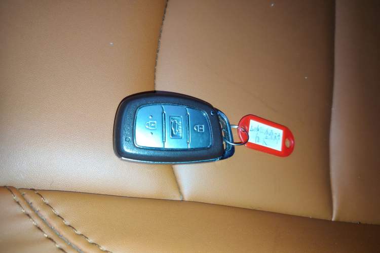 Used Hyundai Elantra (6th Generation / Lingdong) 2016 1.6L Automatic ZhiXuan – Elite Version Vehicle Key