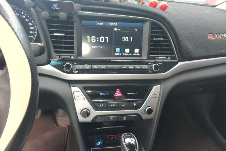 Used Hyundai Elantra (6th Generation / Lingdong) 2016 1.6L Automatic ZhiXuan – Elite Version Audio And AC Panel