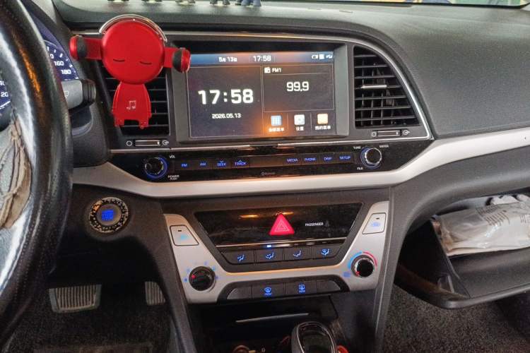 Used Hyundai Elantra (6th Generation / Lingdong) 2016 1.6L Automatic ZhiXuan – Elite Version Audio And AC Panel