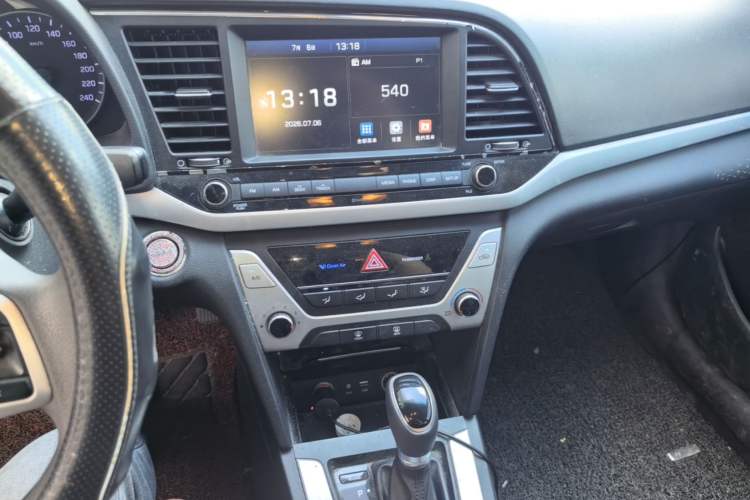 Used Hyundai Elantra (6th Generation / Lingdong) 2016 1.6L Automatic ZhiXuan – Elite Version Audio And AC Panel