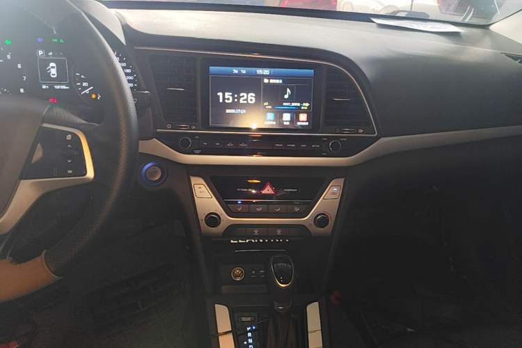 Used Hyundai Elantra (6th Generation / Lingdong) 2016 1.6L Automatic ZhiXuan – Elite Version Audio And AC Panel
