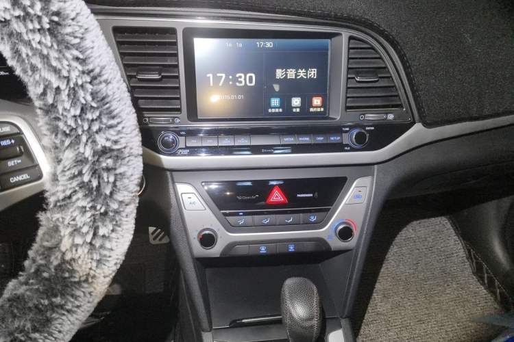 Used Hyundai Elantra (6th Generation / Lingdong) 2016 1.6L Automatic ZhiXuan – Elite Version Audio And AC Panel
