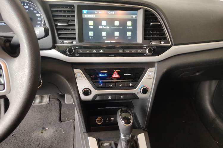 Used Hyundai Elantra (6th Generation / Lingdong) 2016 1.6L Automatic ZhiXuan – Elite Version Audio And AC Panel