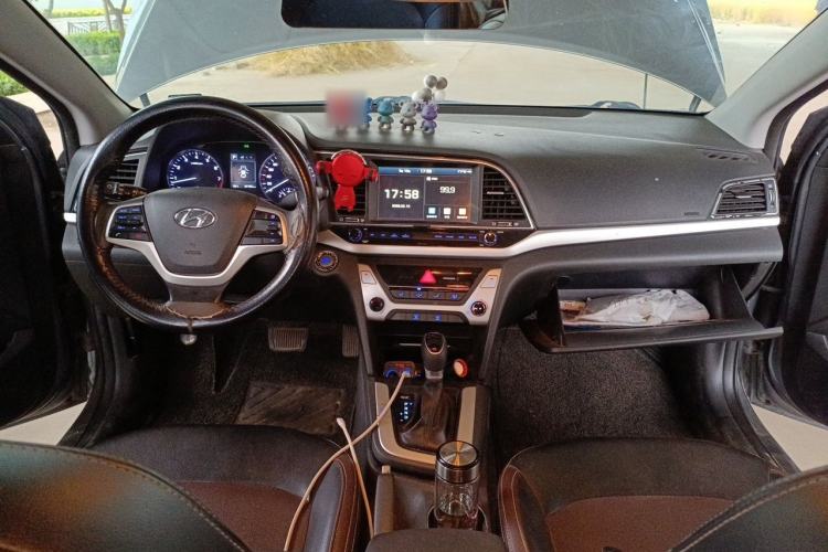 Used Hyundai Elantra (6th Generation / Lingdong) 2016 1.6L Automatic ZhiXuan – Elite Version Center Console