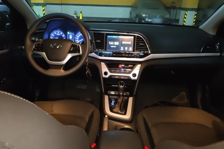 Used Hyundai Elantra (6th Generation / Lingdong) 2016 1.6L Automatic ZhiXuan – Elite Version Center Console