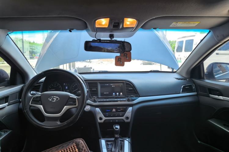 Used Hyundai Elantra (6th Generation / Lingdong) 2016 1.6L Automatic ZhiXuan – Elite Version Center Console