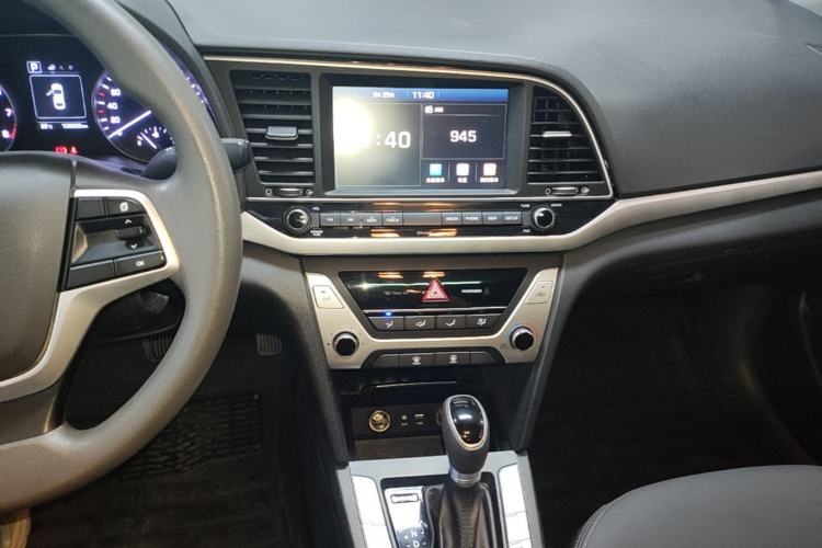 Used Hyundai Elantra (6th Generation / Lingdong) 2016 1.6L Automatic ZhiXuan – Elite Version Center Console