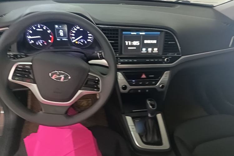 Used Hyundai Elantra (6th Generation / Lingdong) 2016 1.6L Automatic ZhiXuan – Elite Version Center Console