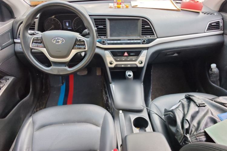 Used Hyundai Elantra (6th Generation / Lingdong) 2016 1.6L Automatic ZhiXuan – Elite Version Center Console