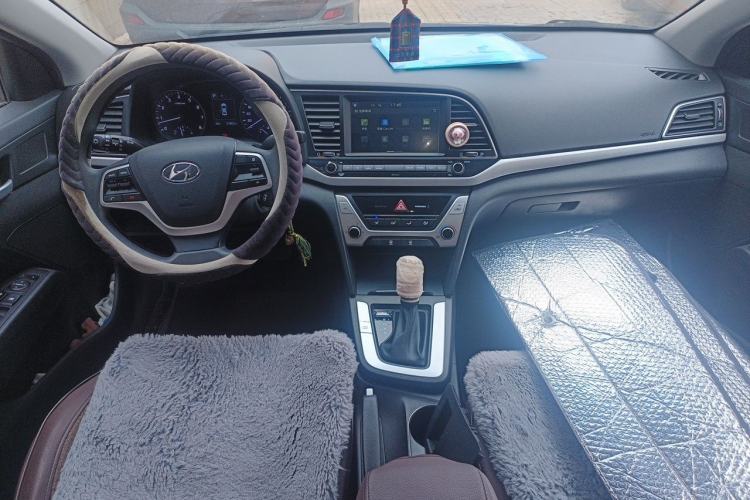 Used Hyundai Elantra (6th Generation / Lingdong) 2016 1.6L Automatic ZhiXuan – Elite Version Center Console