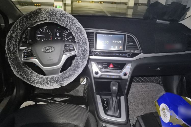 Used Hyundai Elantra (6th Generation / Lingdong) 2016 1.6L Automatic ZhiXuan – Elite Version Center Console