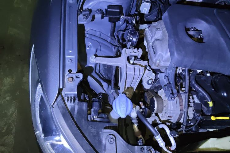 Used Hyundai Elantra (6th Generation / Lingdong) 2016 1.6L Automatic ZhiXuan – Elite Version Engine Bay Right