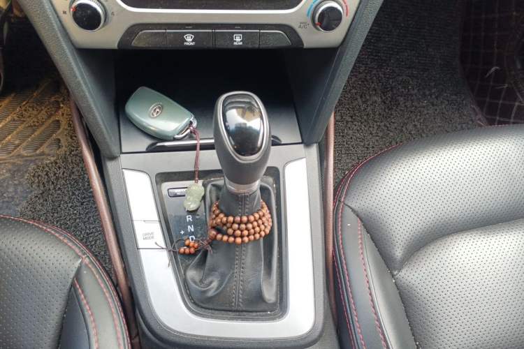 Used Hyundai Elantra (6th Generation / Lingdong) 2016 1.6L Automatic ZhiXuan – Elite Version Gear Lever
