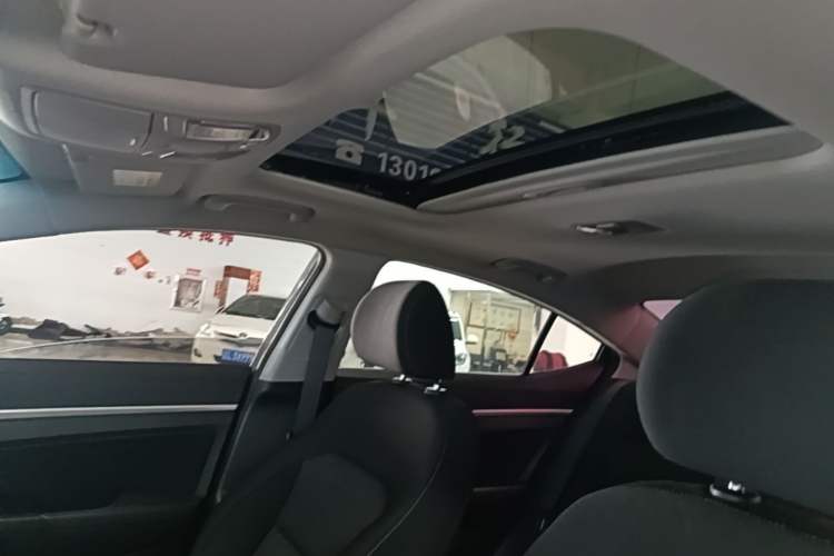 Used Hyundai Elantra (6th Generation / Lingdong) 2016 1.6L Automatic ZhiXuan – Elite Version Headliner