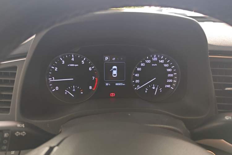 Used Hyundai Elantra (6th Generation / Lingdong) 2016 1.6L Automatic ZhiXuan · Luxury Version Instrument Cluster