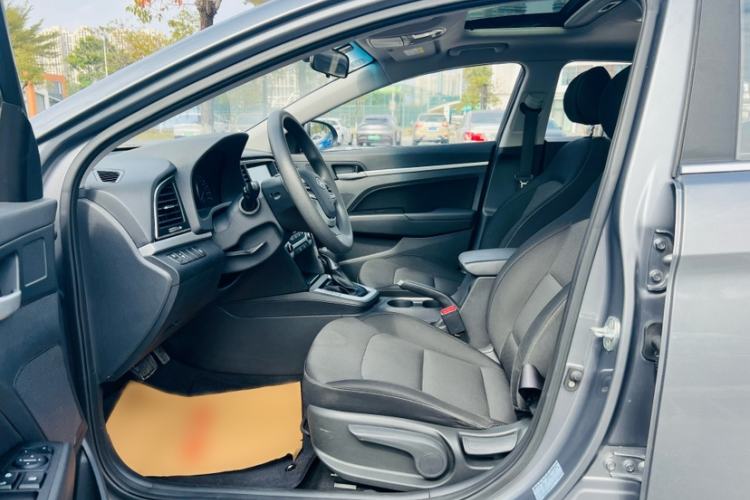 Used Hyundai Elantra (6th Generation / Lingdong) 2016 1.6L Automatic ZhiXuan – Elite Version Interior 3